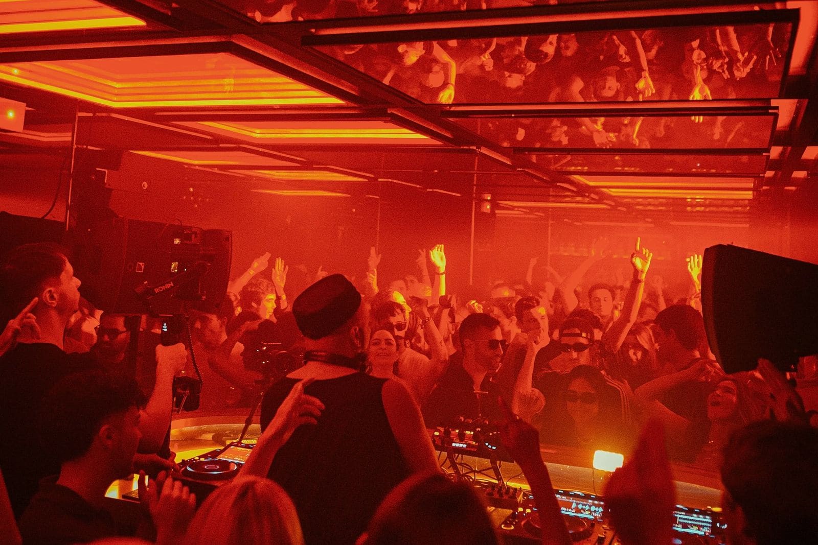 Cómo es Boris: el club pequeño de house, afro y techno de Sant Gervasi