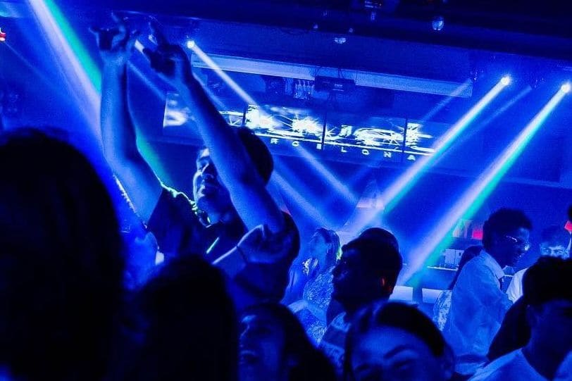 Salir de fiesta en Barcelona con 30, 40 o 50 años: discotecas y tardeos