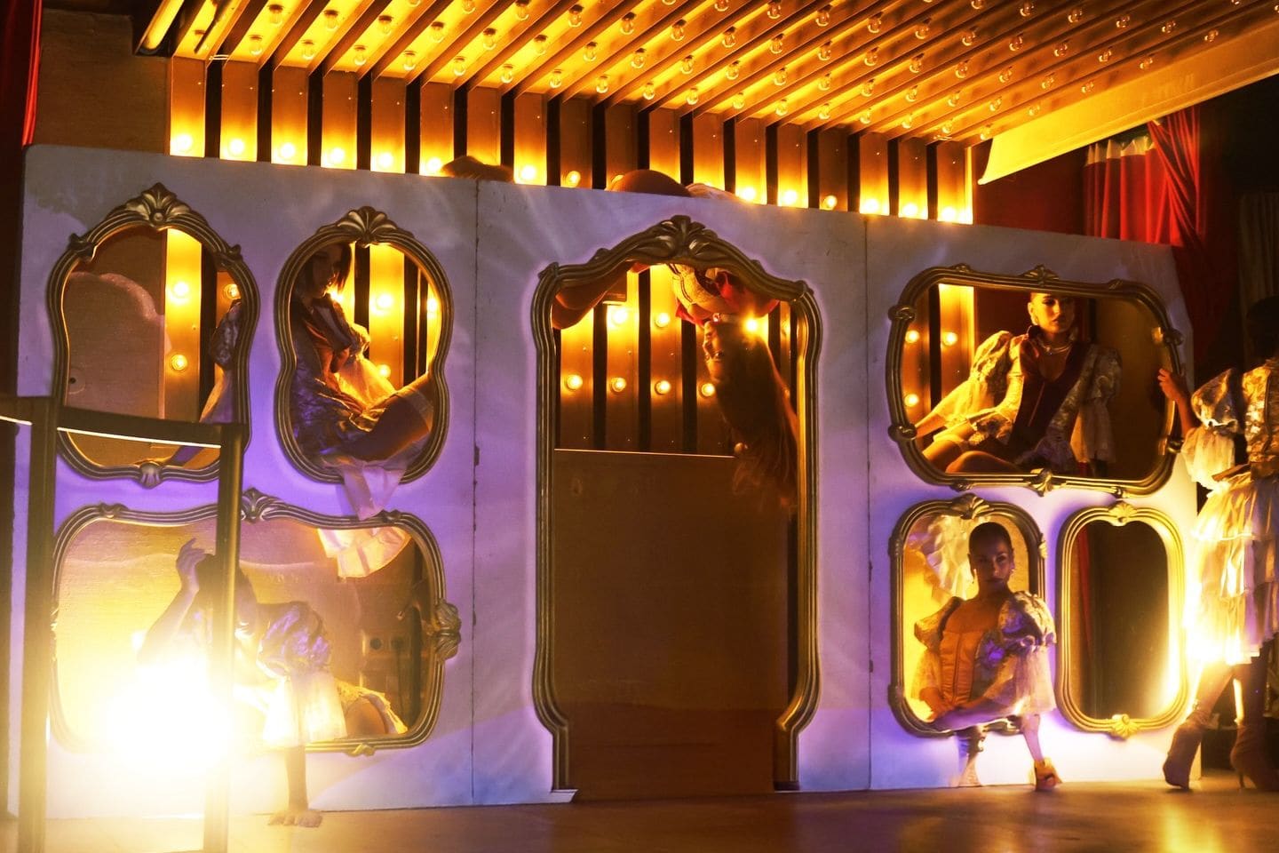 Cómo es Gatsby Barcelona: cena con espectáculo de los años 20 que acaba en club