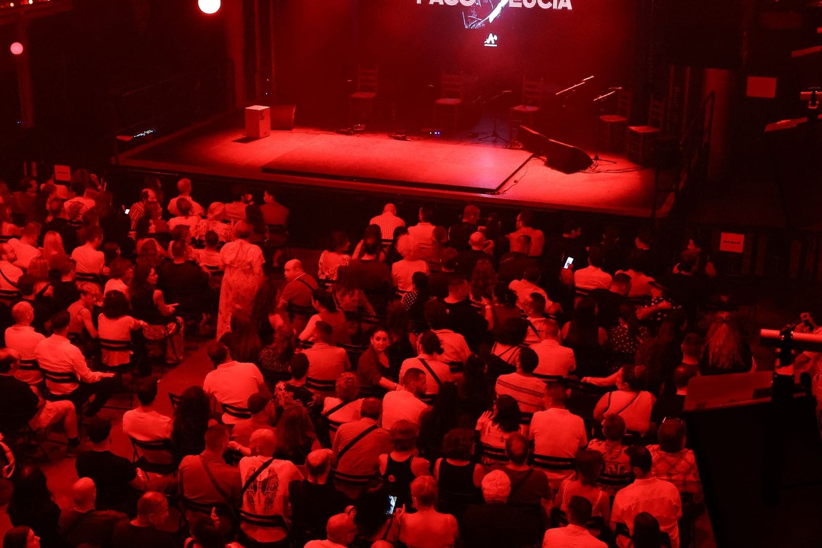 Cómo es Sala Apolo: conciertos, fiestas de club y Nitsa en el Paral·lel